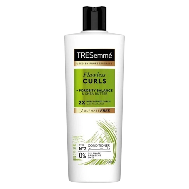 TRESemmé Flawless Curls Conditioner 2x More Defined Curls* with Porosity Balance™ & Shea Butter 350ml