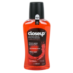 Closeup Antibacterial Mouthwash Red Hot 300ml